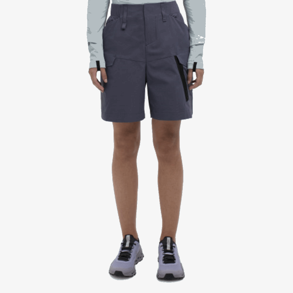 Explorer-Shorts Auf Laufendem Feuerstein